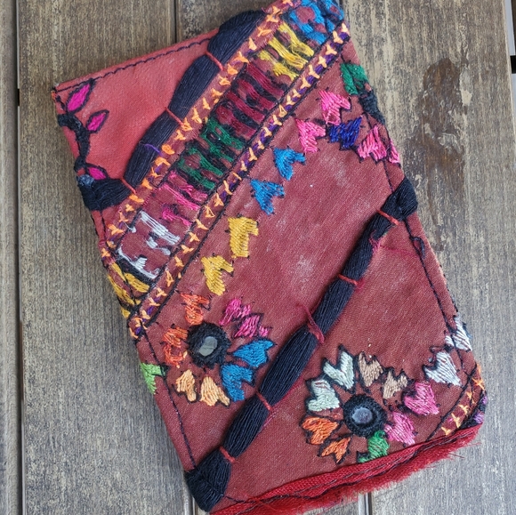 🌈SOLD💰 Free People Boho Embroidered wallet - Picture 8 of 9